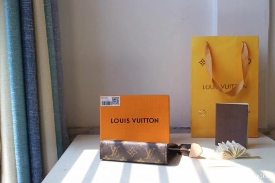 Affordable 15 LOUIS POUCH VUITTON TOILETRY 0822